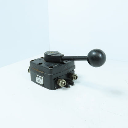 Parker VL25 4101 4-Way / 3-Position Pneumatic Control Valve 150PSI