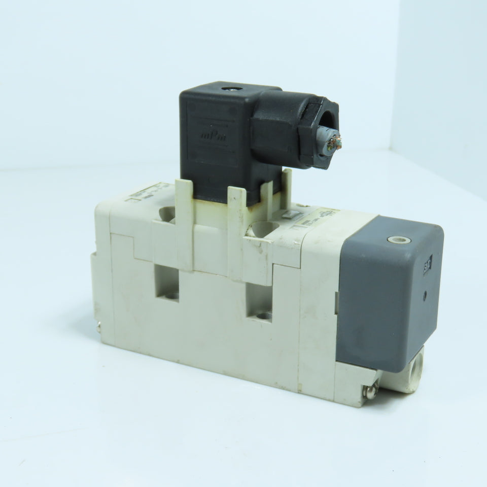 SMC VQ7-6-FG-S-3Z Pneumatic Directional Control Valve 0.15-1.0MPa