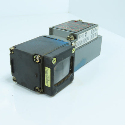 Cutler Hammer E51SCL Photoelectric Sensor