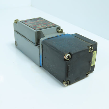 Cutler Hammer E51SCL Photoelectric Sensor