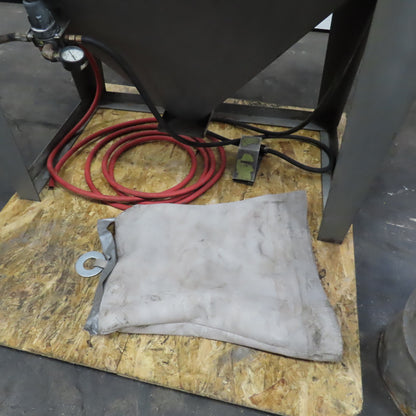 Econoline Abrasive Blast Cabinet Siphon Feed 42" x 24" W/ Dust Filter 110PSI