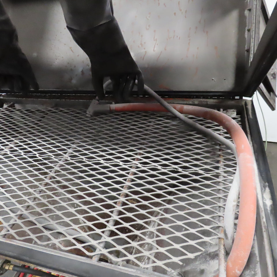 Econoline Abrasive Blast Cabinet Siphon Feed 42" x 24" W/ Dust Filter 110PSI