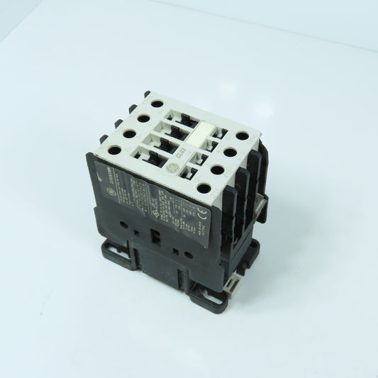 General Electric CL03A310M 3-Pole Power Contactor 45A 600V Max 24V DC Coil