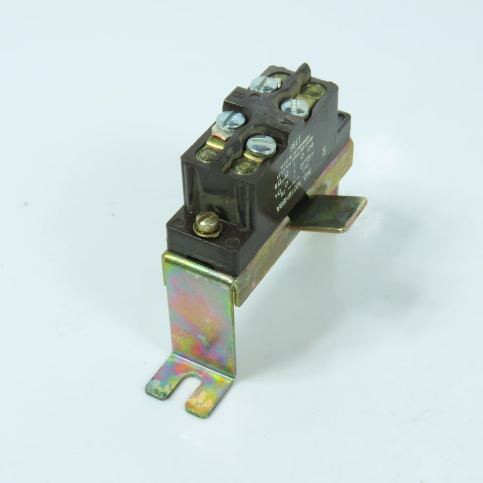 Cutler Hammer 10316H89A Precision Snap Action Limit Switch W/ Mount