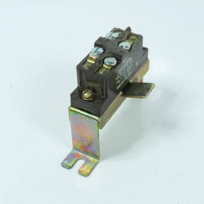 Cutler Hammer 10316H89A Precision Snap Action Limit Switch W/ Mount