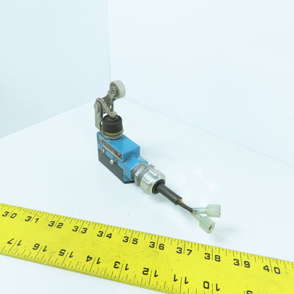 Micro Switch BZE6-2RN2 15A 45° Roller Plunger Limit Switch 125-480VAC