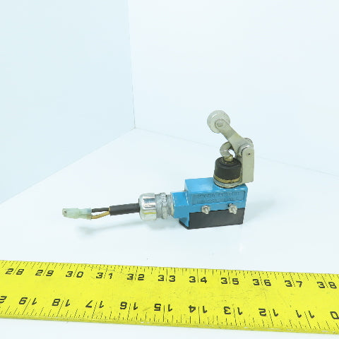 Micro Switch BZE6-2RN2 15A 45° Roller Plunger Limit Switch 125-480VAC