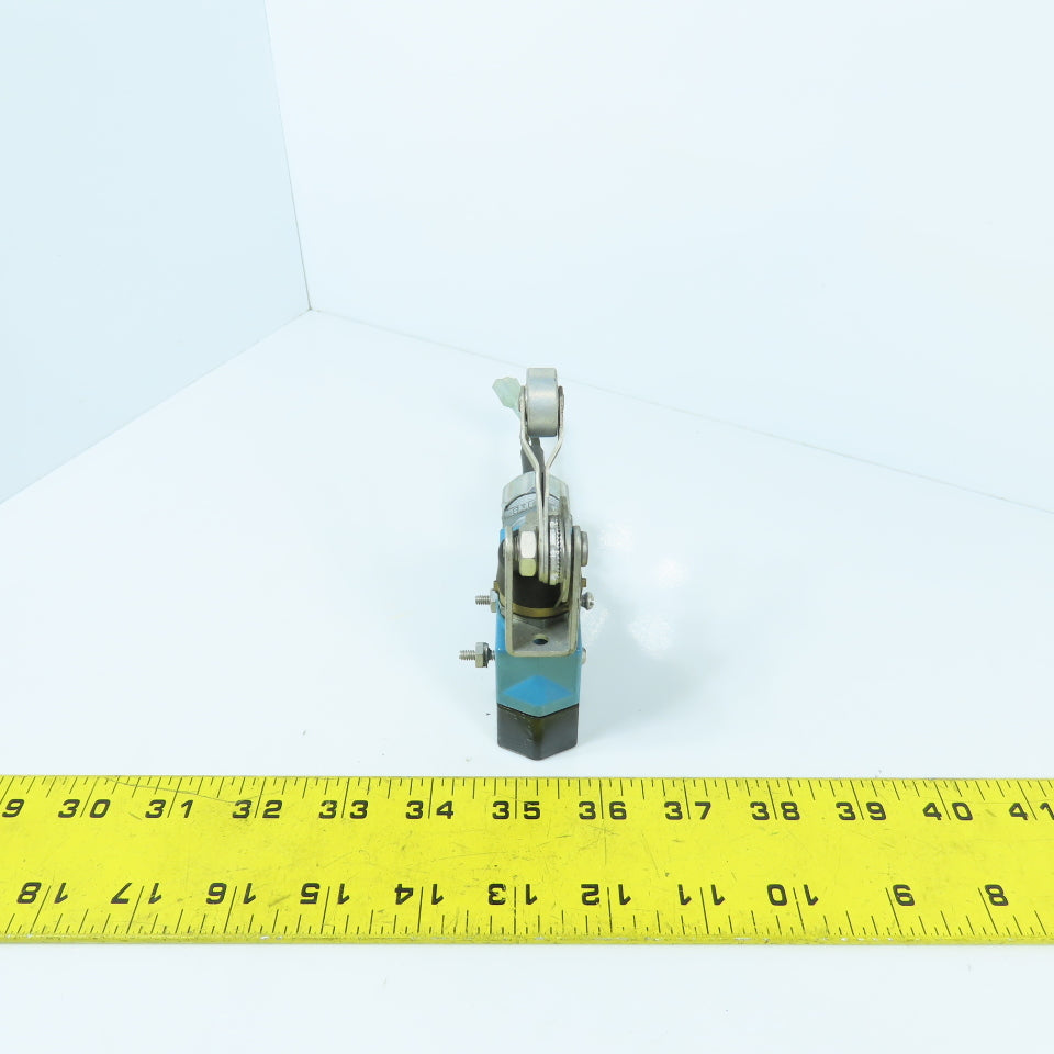 Micro Switch BZE6-2RN2 15A 45° Roller Plunger Limit Switch 125-480VAC