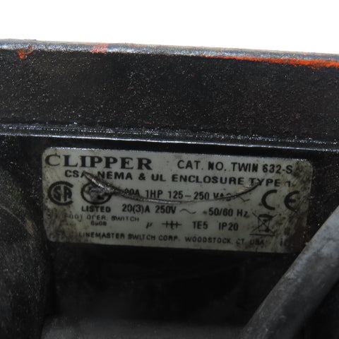 Lipper Twin 632-S Foot Control Pedal Operator Switch Stand E-Stop 125-250VAC 1Ph