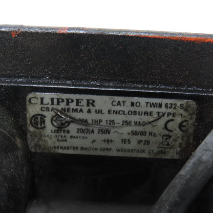 Lipper Twin 632-S Foot Control Pedal Operator Switch Stand E-Stop 125-250VAC 1Ph