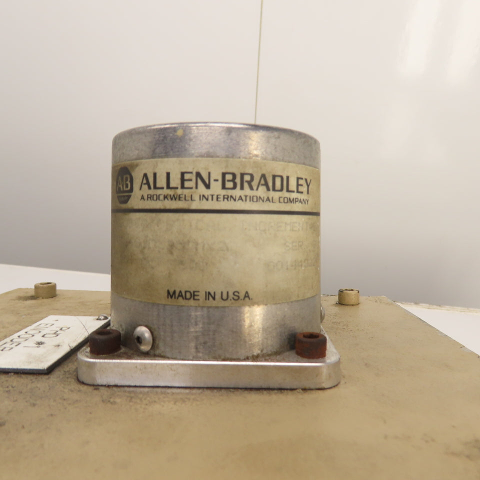 Dayton 4Z010D 30:1 Ratio 1HP Vertical Gear Motor 230/460V 3PH 58RPM W/ Encoder