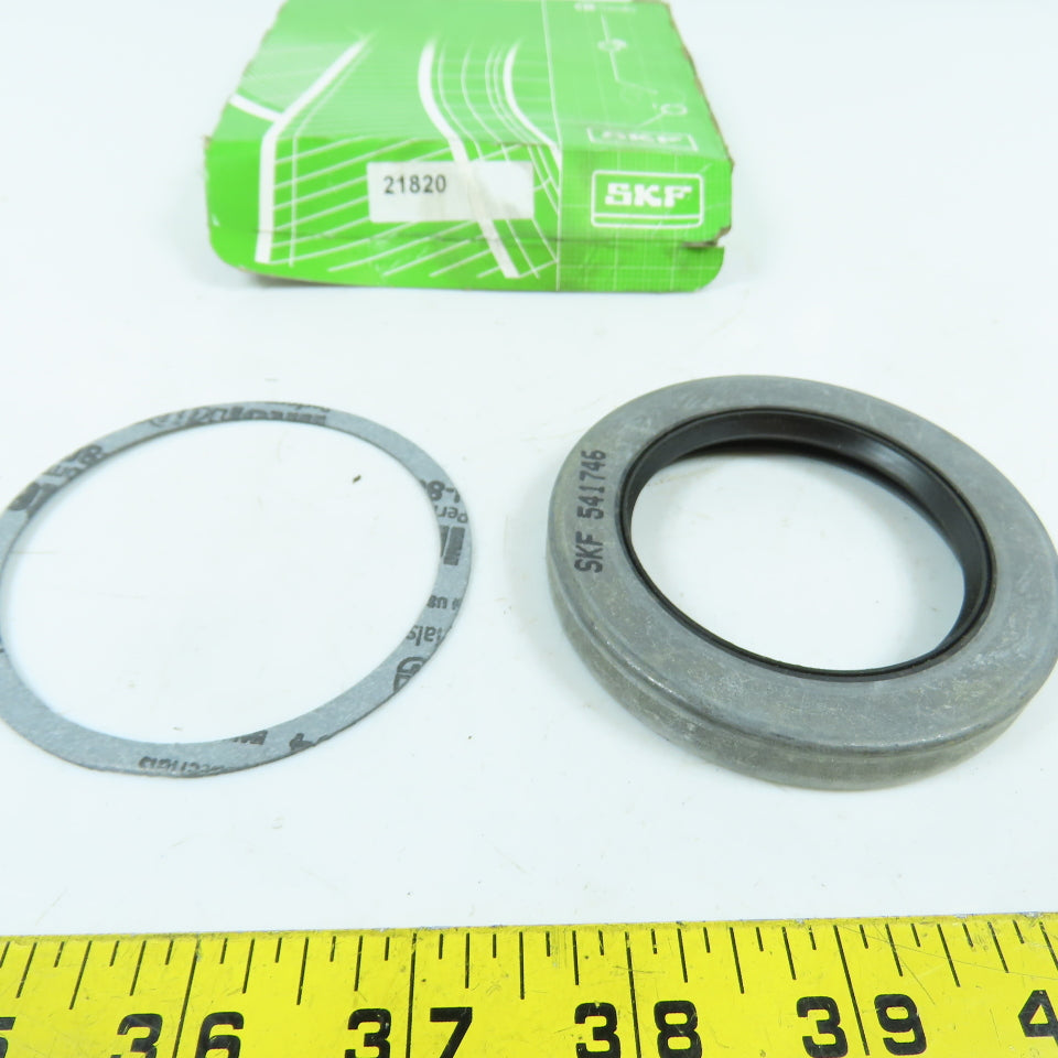SKF 21820 Radial Oil Seal 3.1880" ID x 3.1940" OD 2.1880" Shaft