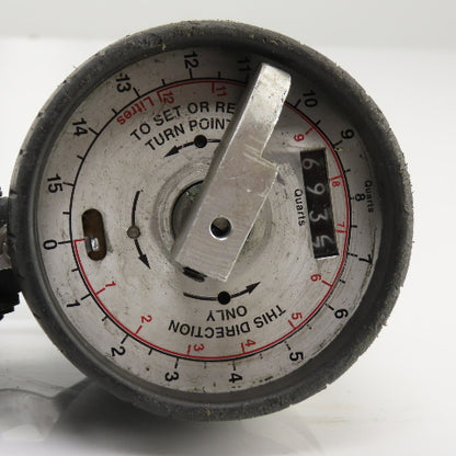 LL020504252 Analog Oil Meter 0-15 Quarts 1/2" NPT Lincoln Style