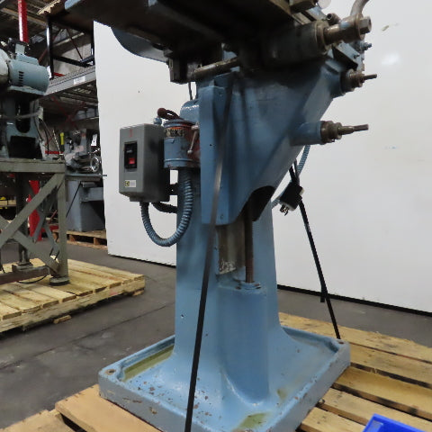 US Machine & Tool Co. 1HP Horizontal Mill Milling Machine 230V 3PH W/ Vise