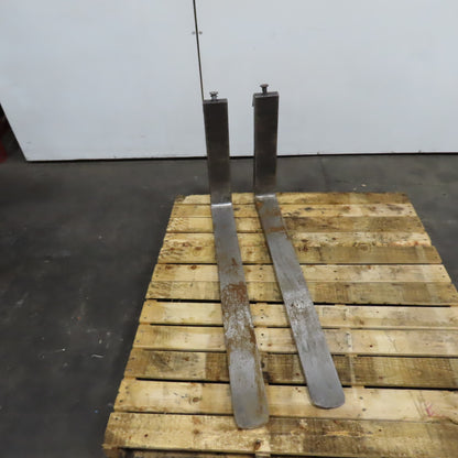 Class II 2 Tapered Forklift Forks Carriage Mount 42" x 4" W/Latch Set Of 2