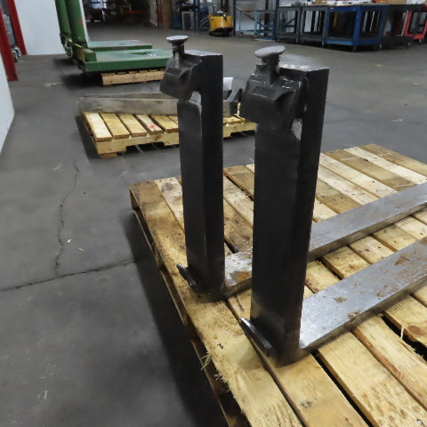 Class II 2 Tapered Forklift Forks Carriage Mount 42" x 4" W/Latch Set Of 2