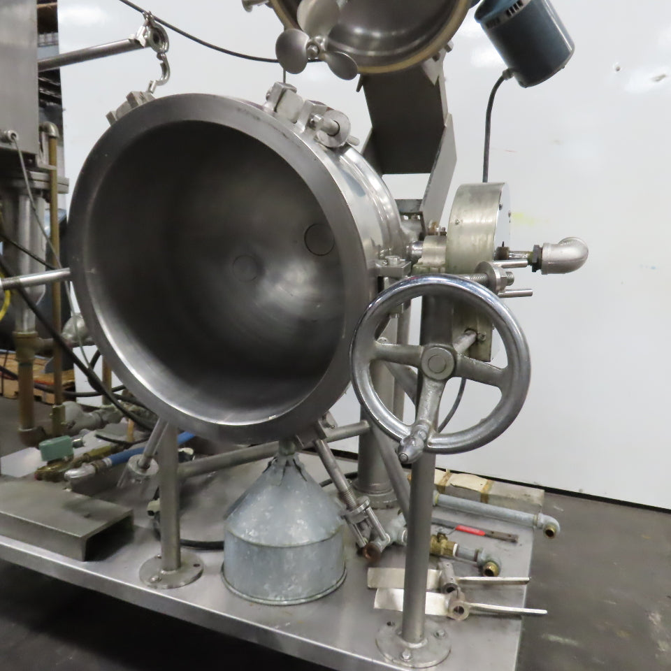 Groen 10 Gallon Stainless Mixing Tilting Kettle W/ Agitator & Pump 3PH 480V