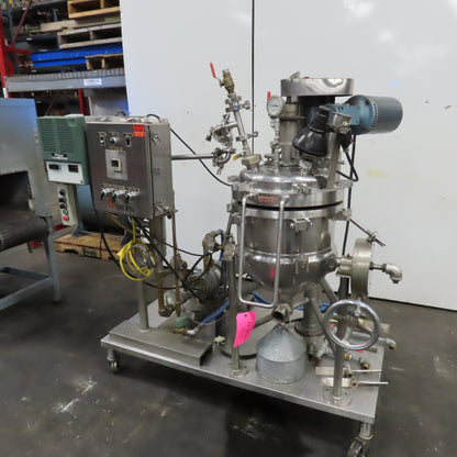 Groen 10 Gallon Stainless Mixing Tilting Kettle W/ Agitator & Pump 3PH 480V