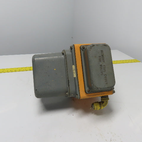 Maxon 5000 1 1-1/2" Pneumatic Gas Shut-Off Valve 70PSIG 120V