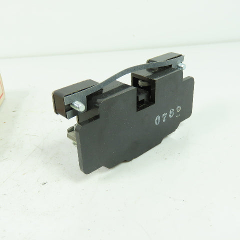 Cutler-Hammer 10933H7 Auxiliary Contact Size 2,3,3,5 600VAC Lot Of 2