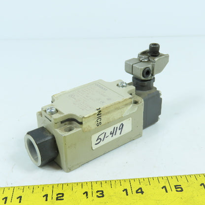 Omron D4B-4116N Limit Switch 2A 400V W/ D4B-0010N Operating Head