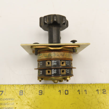 Electro Switch Corp. 31202B 125/250VAC 3 Position Selector Switch