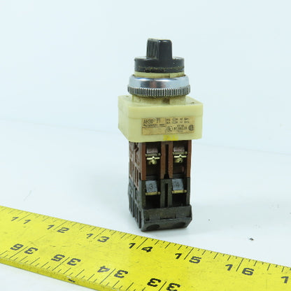 Fuji AH30-P1 3-Position Spring Return Selector Switch 600VAC 10A