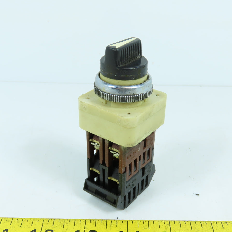 Fuji AH30-P1 3-Position Spring Return Selector Switch 600VAC 10A
