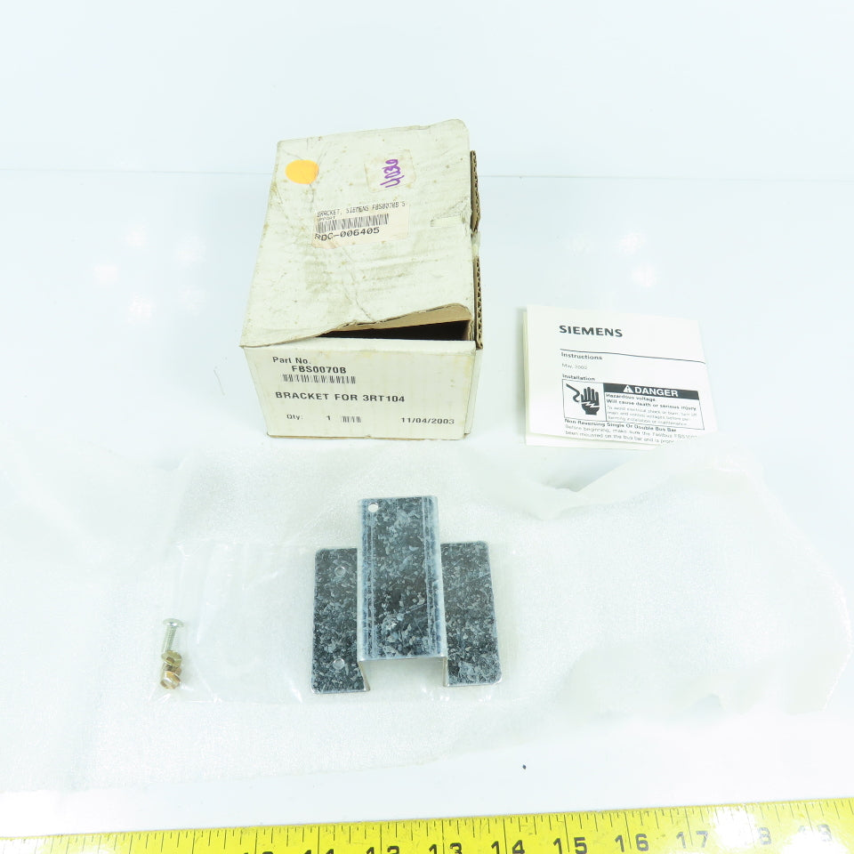 Siemens FBS0070B Circuit Breaker Mounting Bracket Support For 3RT104