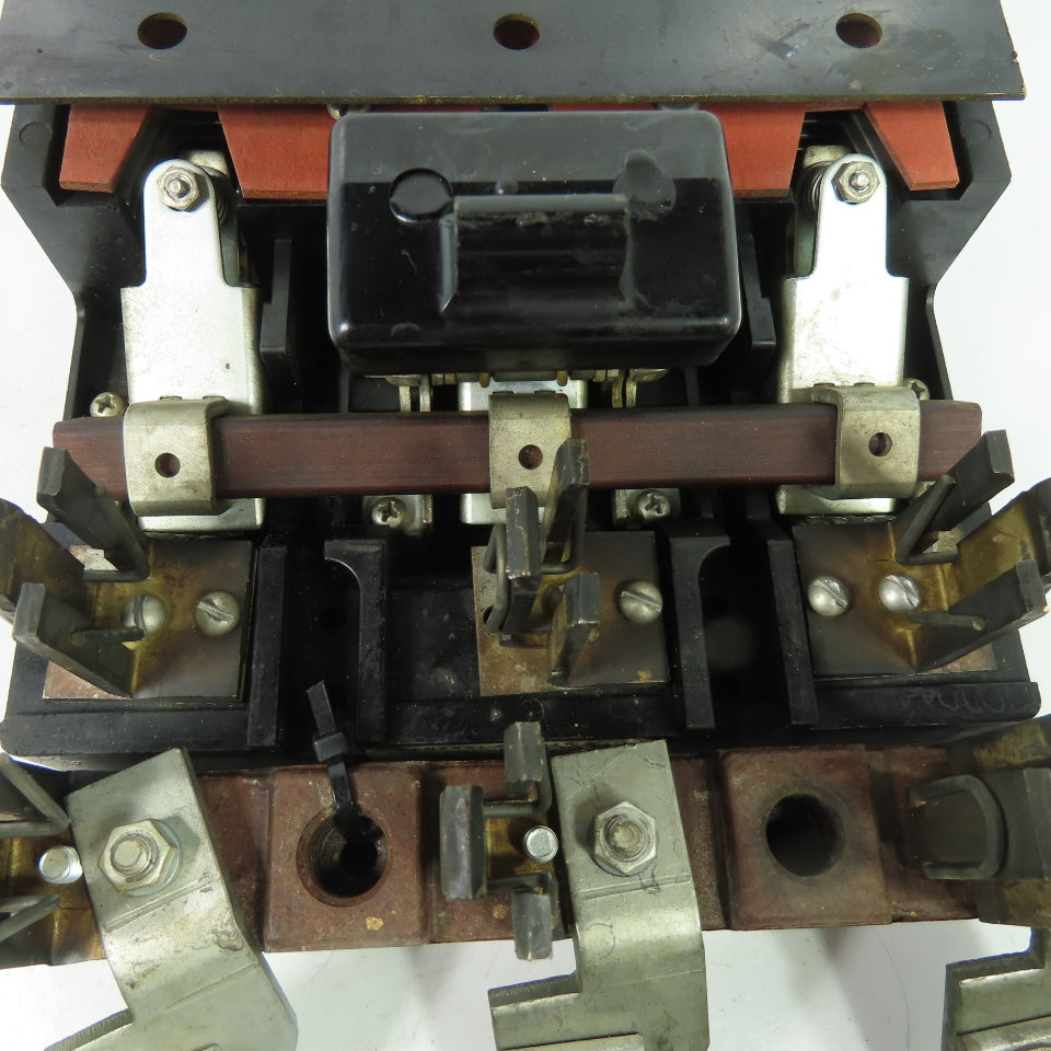 General Electric THMC34V2 3-Pole Fusible Disconnect Switch MW200 200A 600V