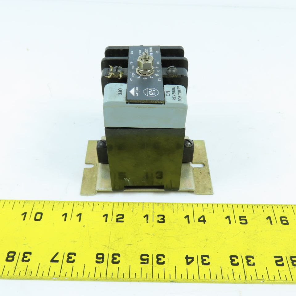 Allen Bradley 852S-NSA Ser D Time Delay Relay 0.1-5 Seconds 300V Max