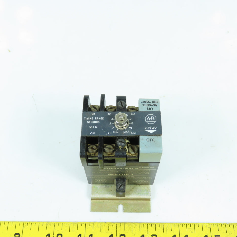 Allen Bradley 852S-NSA Ser D Time Delay Relay 0.1-5 Seconds 300V Max