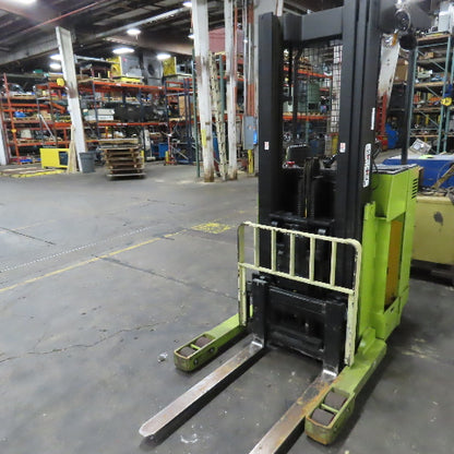 05 Yale NR040 203" Lift 3600 LB Narrow Aisle Long Reach Forklift 24V No Battery