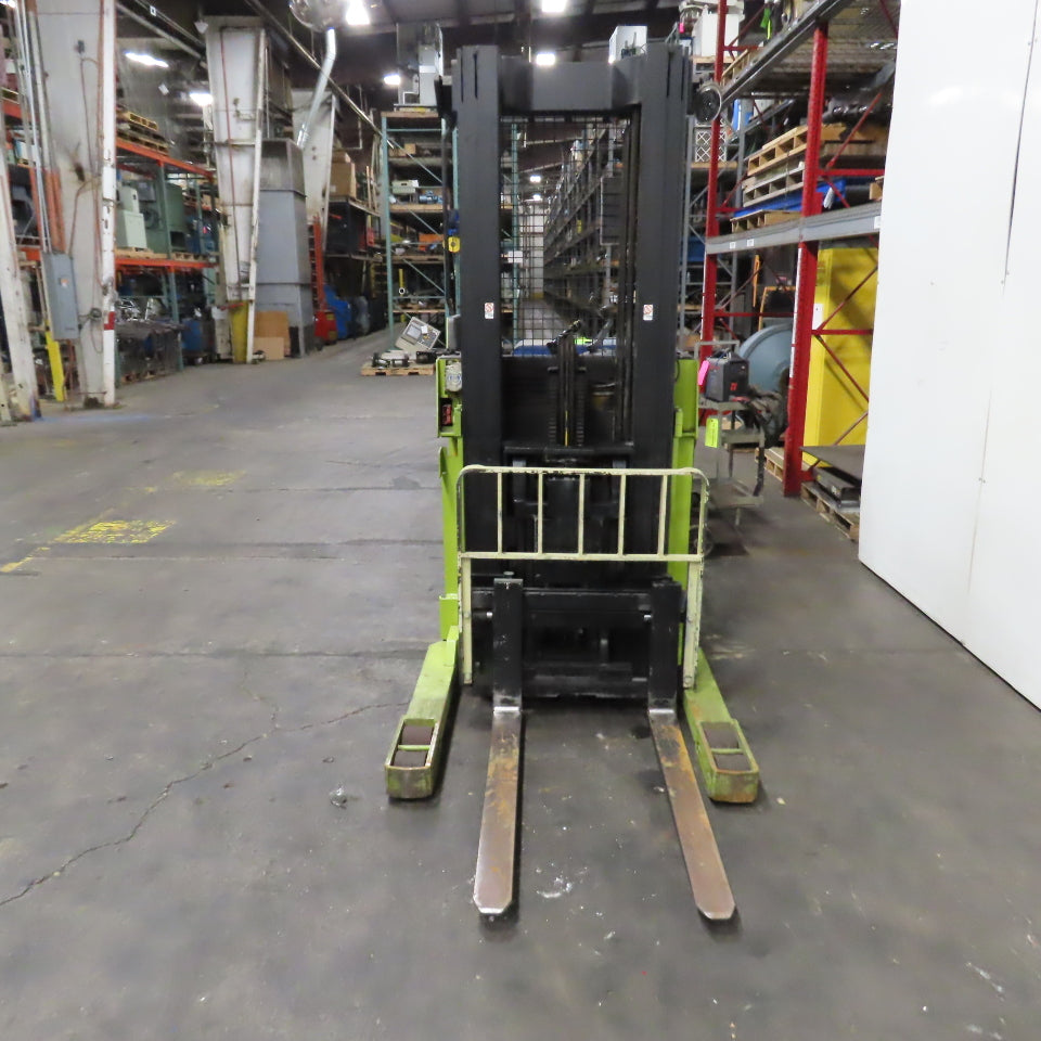 05 Yale NR040 203" Lift 3600 LB Narrow Aisle Long Reach Forklift 24V No Battery