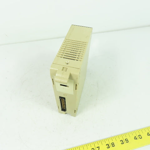 Omron C200H-0A222 Output Unit Module 100-240VAC 0.3A/Point 2A/Unit