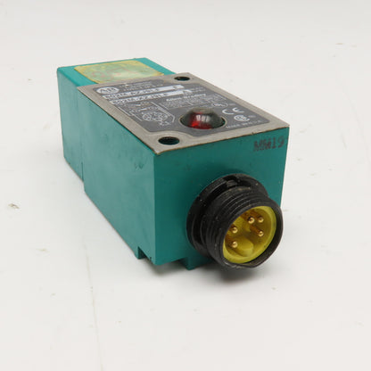 Allen Bradley 802M-AZJ9LF Limit Switch W/ 802M-DX Cam Plunger Operating Head