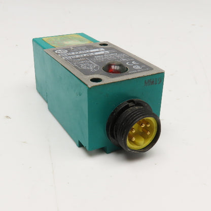 Allen Bradley 802M-AZJ9LF Limit Switch W/ 802M-DX Cam Plunger Operating Head
