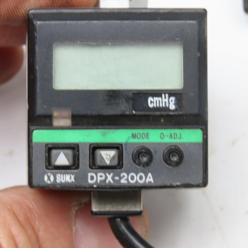 Sunx DPX-200A Digital Pressure Transducer 12-24VDC