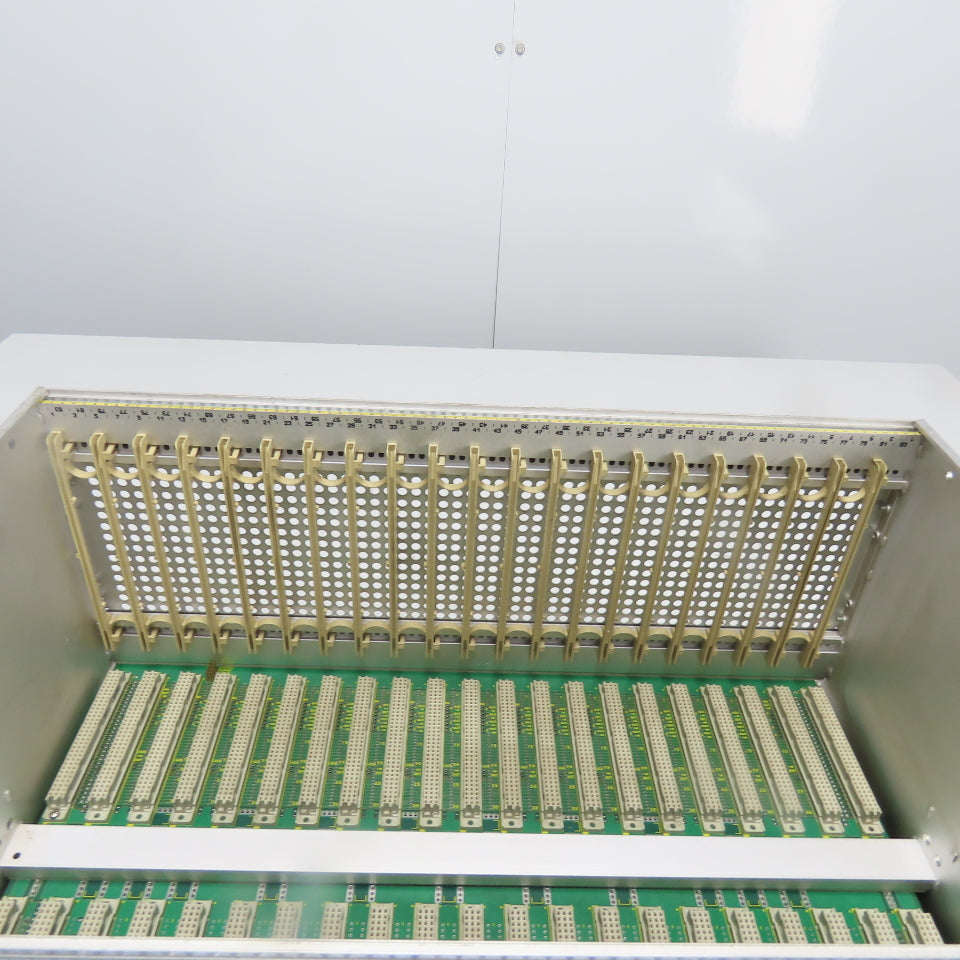 PLC-ZENTRALGERAT 24.002260 Uni-Pro90 UME-RW B21.008338-01341 Slot Rack Chassis