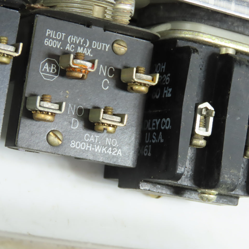 Allen Bradley 800H-2HAP4 Stainless 2 Push Button Control Station W/ Indicator