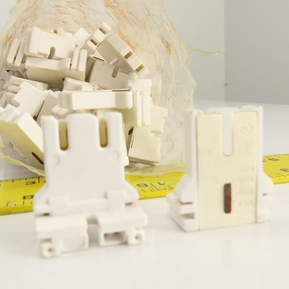 H.H. 600V 660W U-Shaped U-Bend T8, T12 Lamp Holders Bi-Pin Lot Of 50