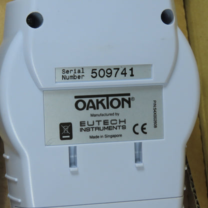 Oakton 35427-00 Handheld Thermocouple Thermometer Type J NEW