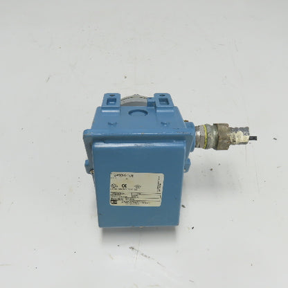 United Electric J400K-456 Differential Pressure Switch 15A 480VAC 225PSI