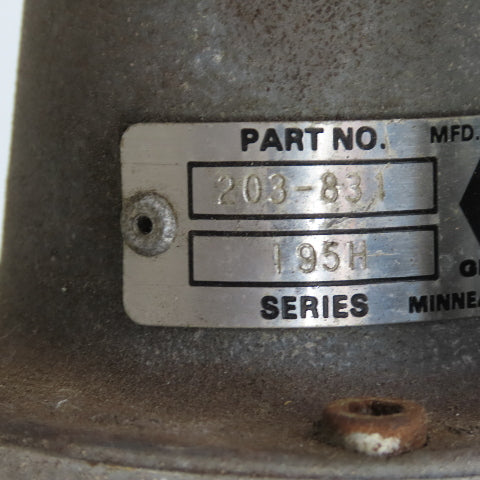 Graco 214-001 Low Pressure Medium Volume Filter W/ 203-831 Regulator