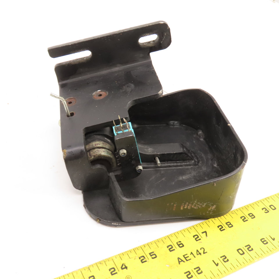 Caterpillar ND3000-36V Floor Safety Pedal For Stand-On Deep Reach Forklift