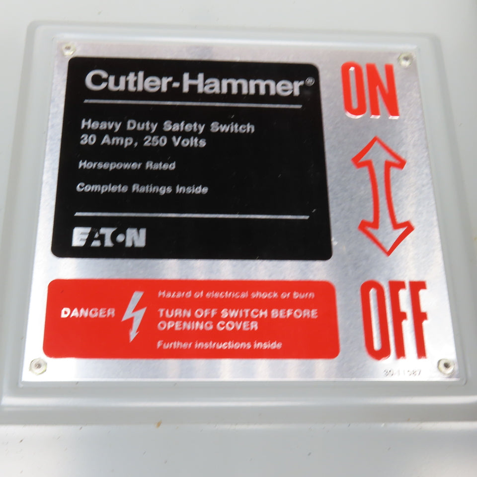 Cutler Hammer DH221NGK 30A 240V 7.5Hp Max 2 Pole Fused Safety Disconnect Switch