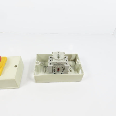 Sprecher + Schuh LA7-25-1753 25A 600V Motor Disconnect Switch 1-10HP W/Enclosure
