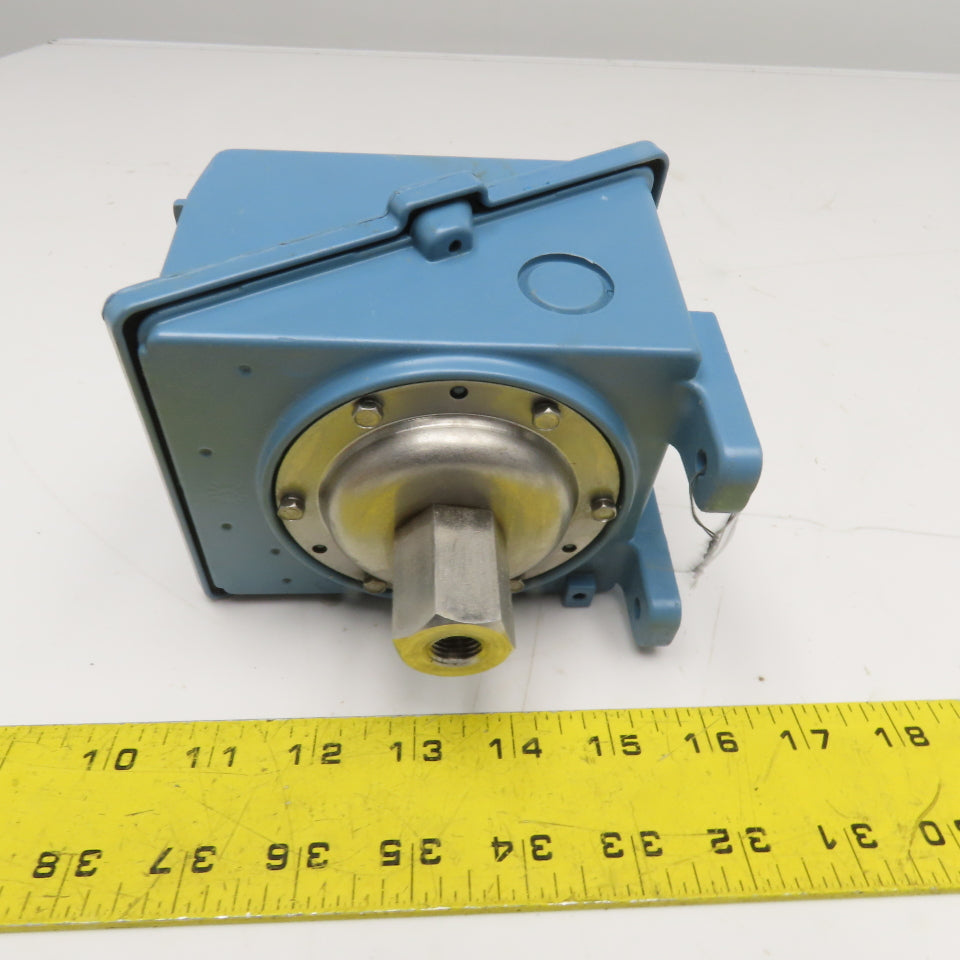 United Electric Type J400 Model 550 Pressure Switch 480VAC 15A 30" HGV-0PSI