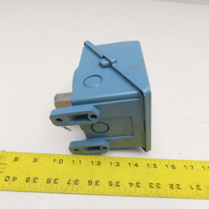 United Electric Type J400 Model 550 Pressure Switch 480VAC 15A 30" HGV-0PSI