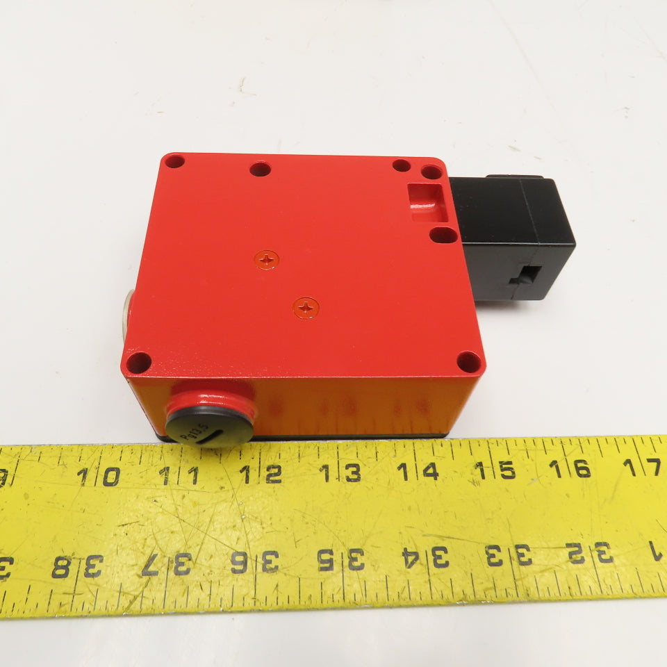 Allen Bradley 802F-TF6SM11 230/250V Keyed Safety Interlock Switch